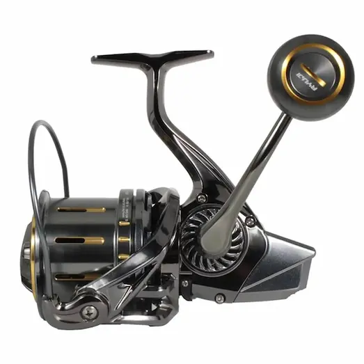 Surf Casting: Başlangıç Takım ve Ekipman Seçimi 3 Surf casting uzak atış makarası, konik makaralı ve yüksek torklu balıkçılık ekipmanı.