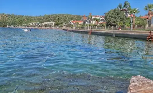 Özdere Avlak Yerleri: Balık Avı Noktaları ve Güncel Bilgiler 14 Özdere Avlak Yerleri sahil görünümü